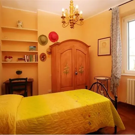 Centro Storico Via Moroncini, 16 *
